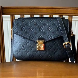 Louis Vuitton Pochette Metis Shoulder bag